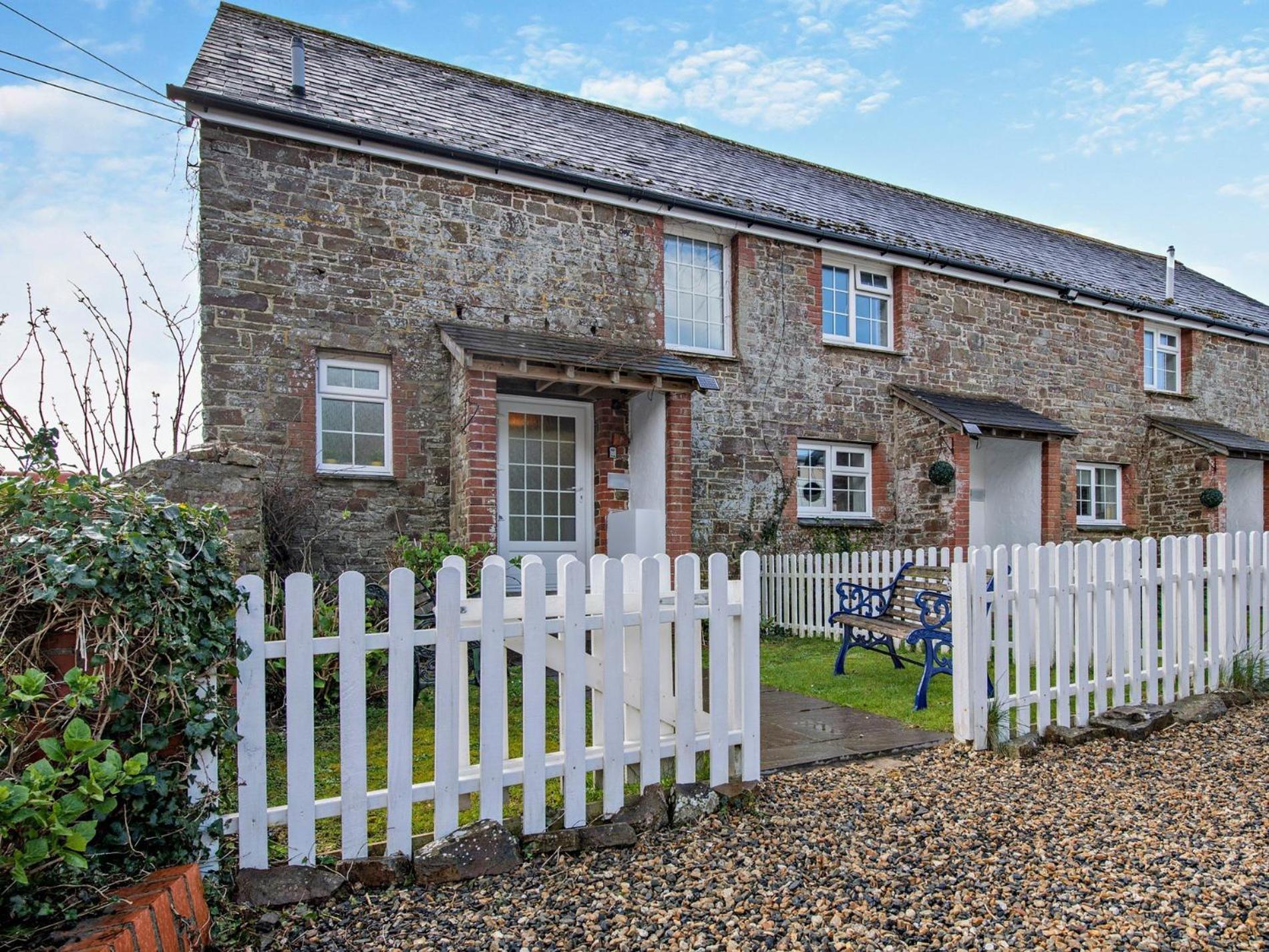 4 Bed In Westward Ho 46840 Westward Ho! (Devon)